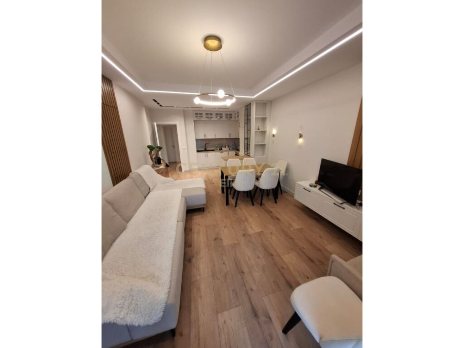 Tirane, shitet apartament 2+1 , (Porcelan)