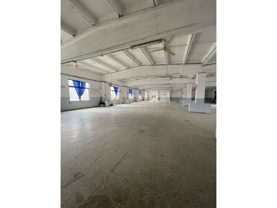 Tirane, jepet me qera magazine Kati 0, 1.027 m² 7.000 € (Ali Demi)