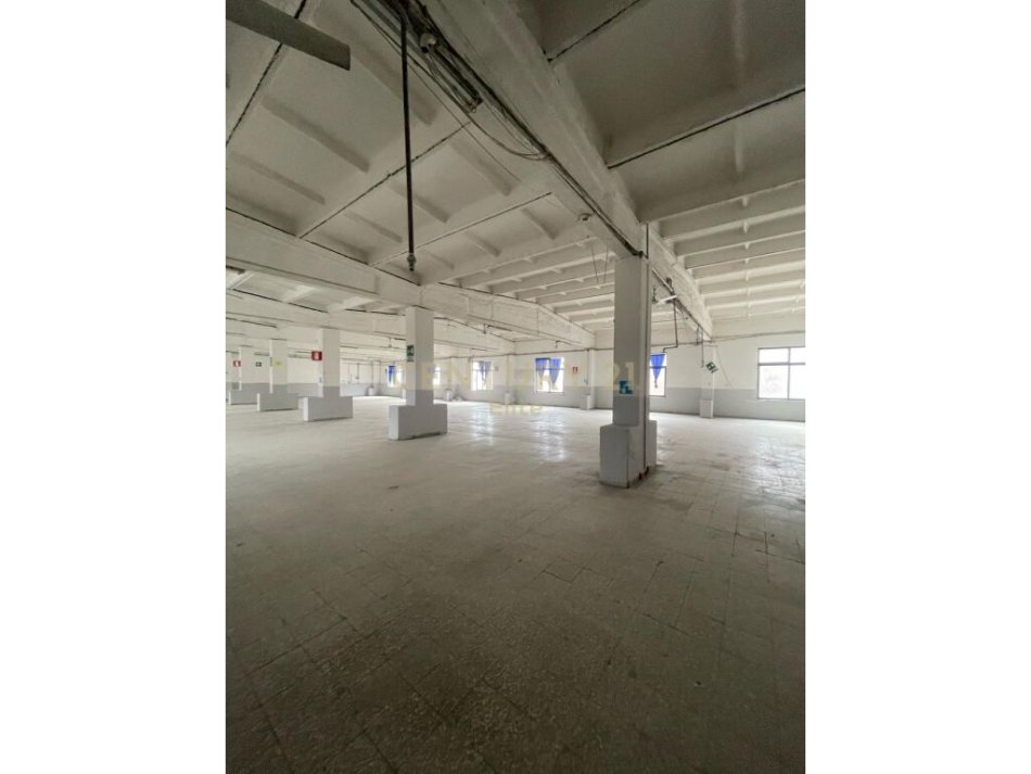 Tirane, jepet me qera magazine Kati 0, 1.027 m² 7.000 € (Ali Demi)