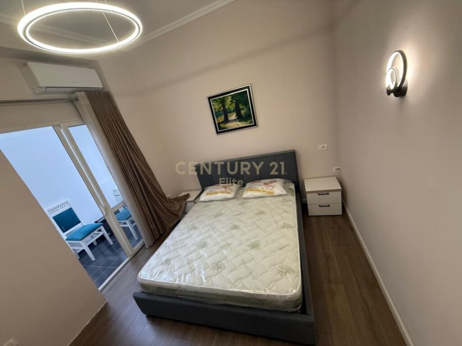 Tirane, shitet garsonier 1+1 Kati 3, 40 m² 97.800 € (Rruga e Durresit)