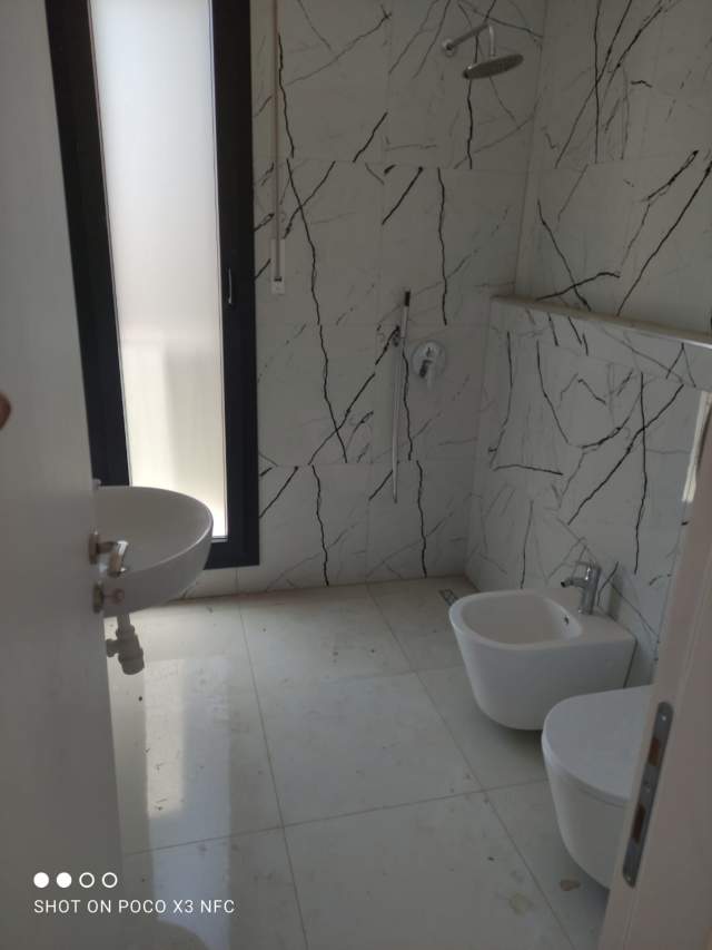 Tirane, jepet me qera zyre Kati 1, 88 m² 600 Euro (Rruga e Dibres)