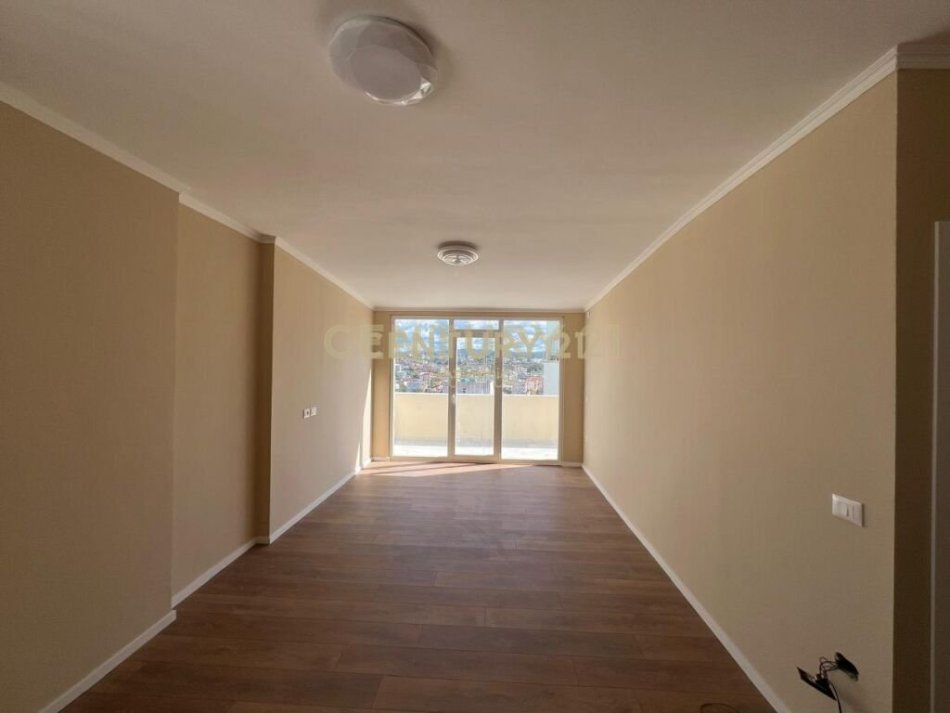 Durres, shitet 2+1 Kati 10, 85 m² 125.000 € 