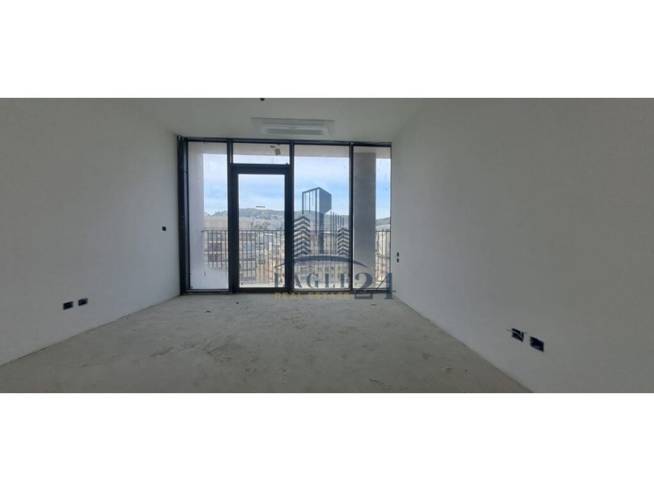 Tirane, shitet apartament 3+1+Ballkon Kati 8, 169 m² (LIQENI I TIRANES)