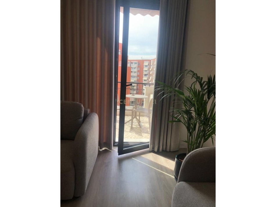 Tirane, jepet me qera apartament 1+1 Kati 5, 75 m² 1.100 € (Deliorgji)