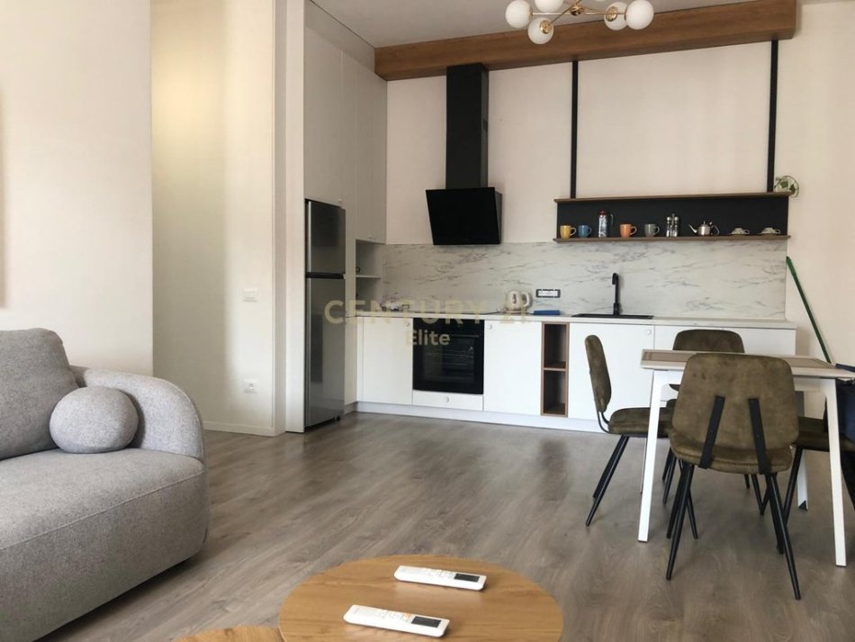 Tirane, jepet me qera apartament 1+1 Kati 5, 75 m² 1.100 € (Deliorgji)