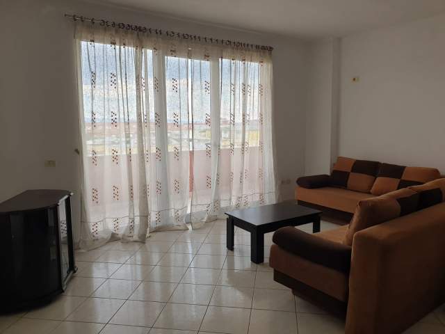 Tirane, jepet me qera apartament 1+1 Kati 6, 120 m² 400 € (Fresk)