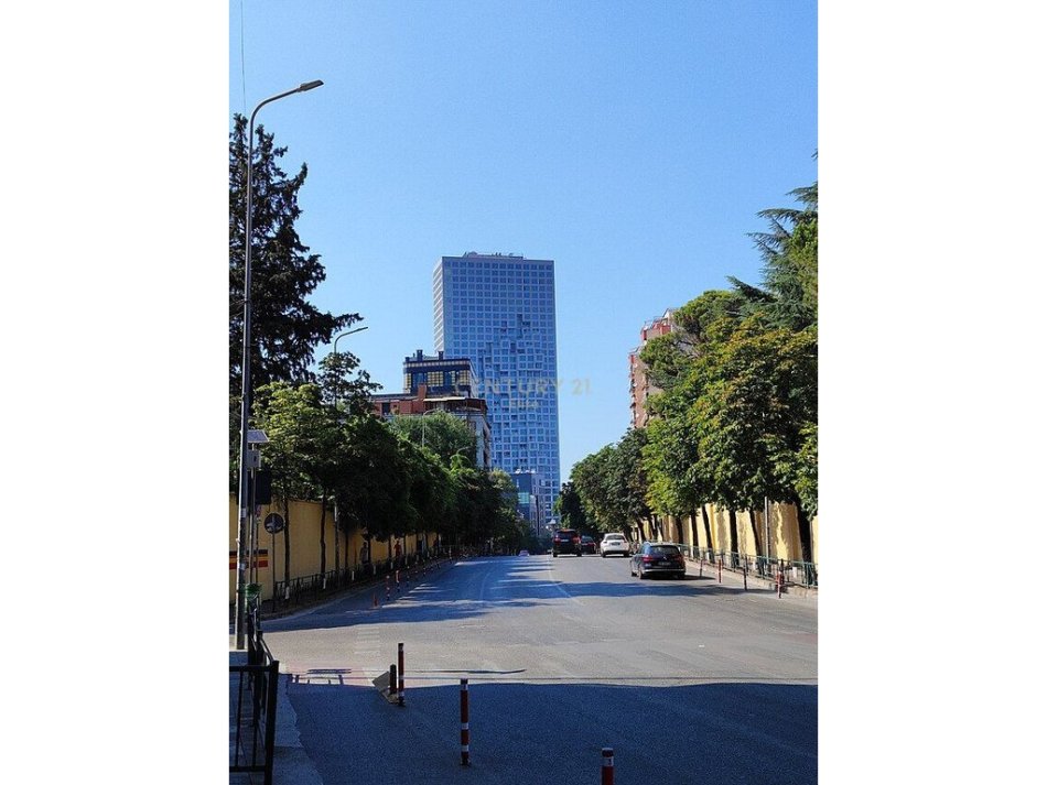 Tirane, shitet ambjent biznesi Kati 1, 192 m² 610.000 € (Rruga elbasanit)