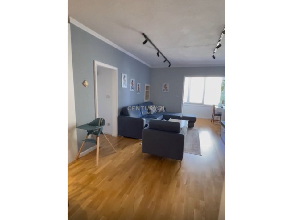 Tirane, jepet me qera apartament 2+1 Kati 9, 80 m² 750 € (Rruga e Kosovarve)