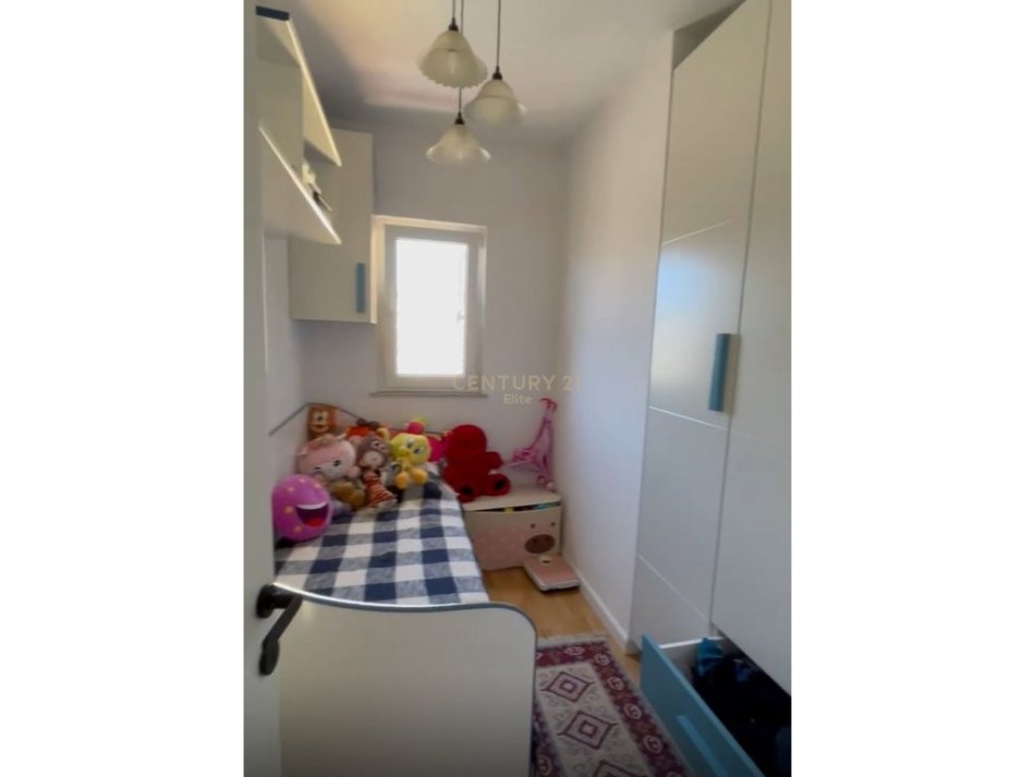 Tirane, jepet me qera apartament 2+1 Kati 9, 80 m² 750 € (Rruga e Kosovarve)