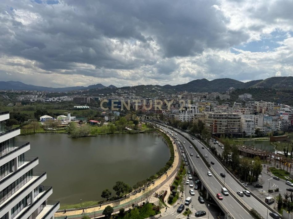 Tirane, jepet me qera zyre Kati 15, 233 m² 5.000 € (Lake View Residences)