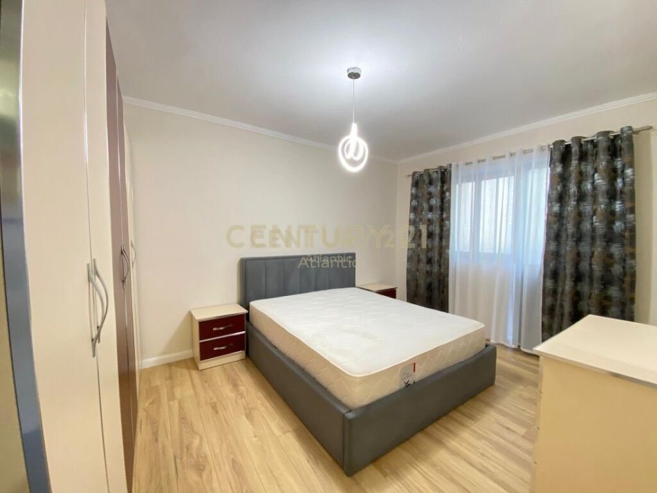 Durres, jepet me qera apartament 2+1 Kati 2, 100 m² 380 € (DREJTORIA E POLICISE, DURRES!)