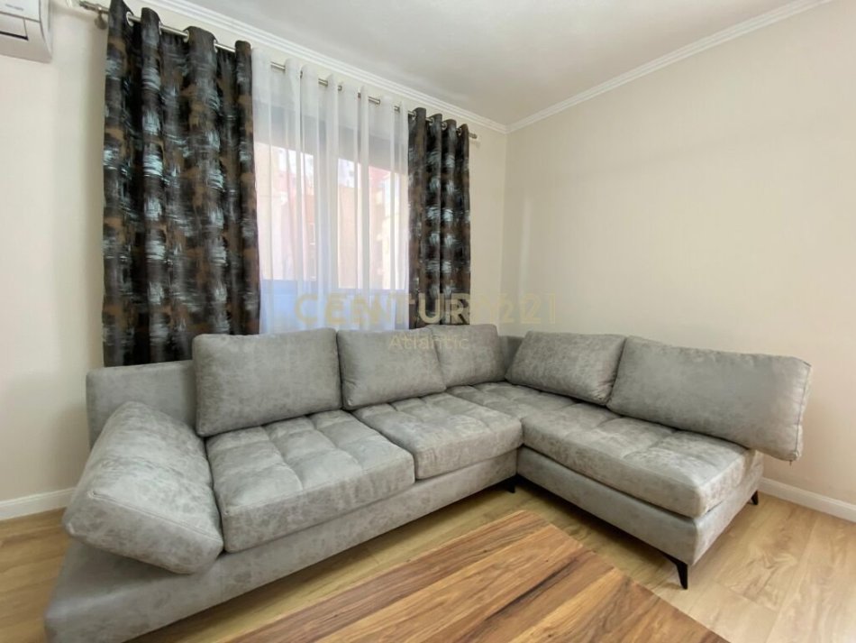 Durres, jepet me qera apartament 2+1 Kati 2, 100 m² 380 € (DREJTORIA E POLICISE, DURRES!)