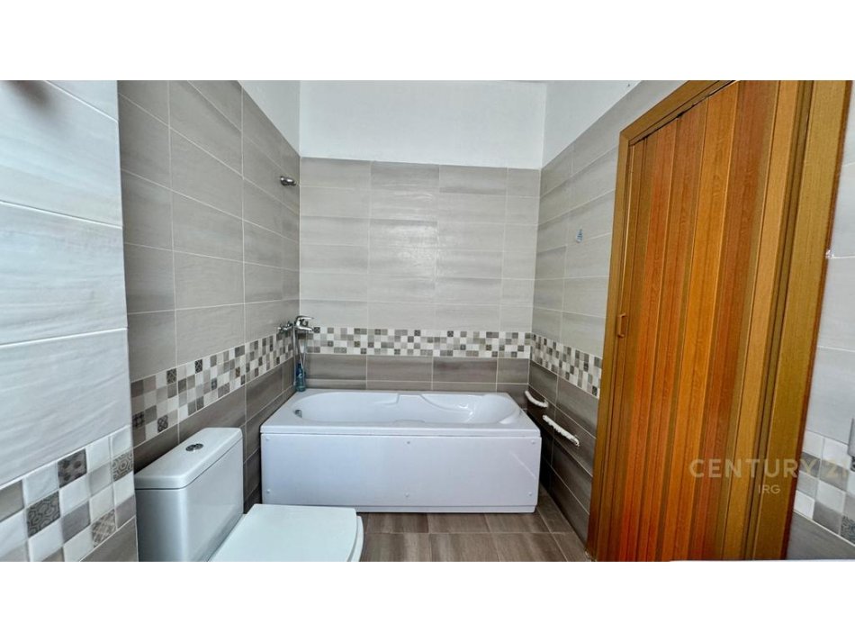 Tirane, shitet apartament 2+1 Kati 2, 146 m² 205.000 € (kopshti botanik)
