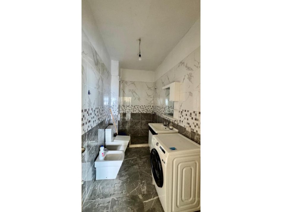 Tirane, shitet apartament 2+1 Kati 2, 146 m² 205.000 € (kopshti botanik)