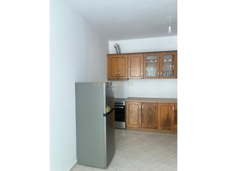 Durres, shitet apartament 2+1+Ballkon Kati 2, 89 m² (rruga pavarsia plazh)