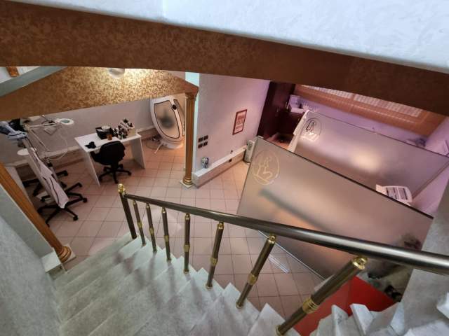Tirane, jepet me qera ambjent biznesi 150 m² 1.000 Euro