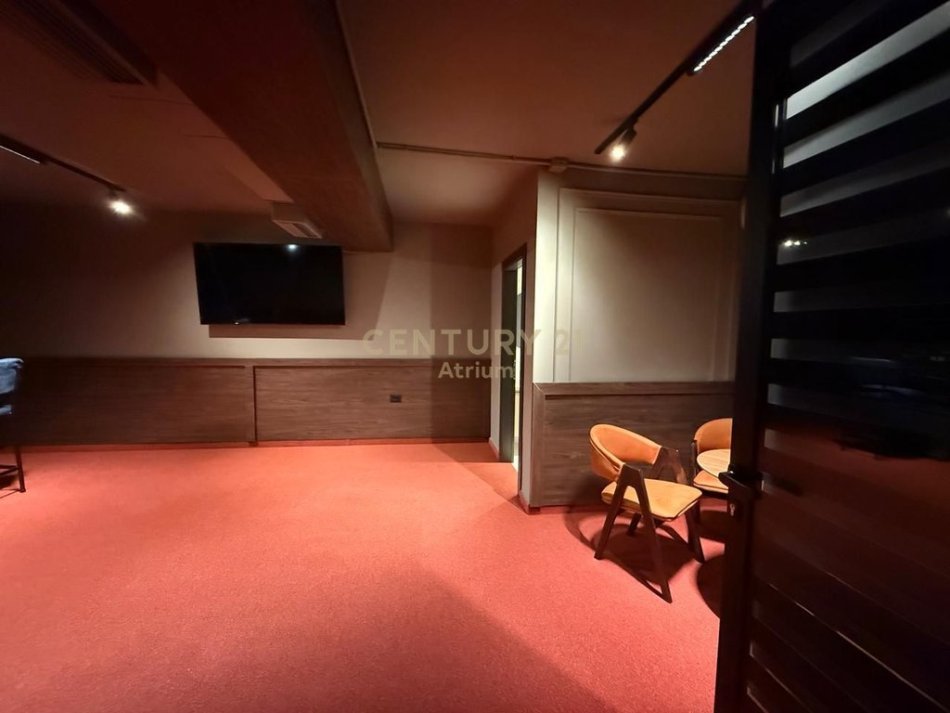 Tirane, shitet bar-kafe Kati 0, 240 m² 590.000 € (ish Blloku)