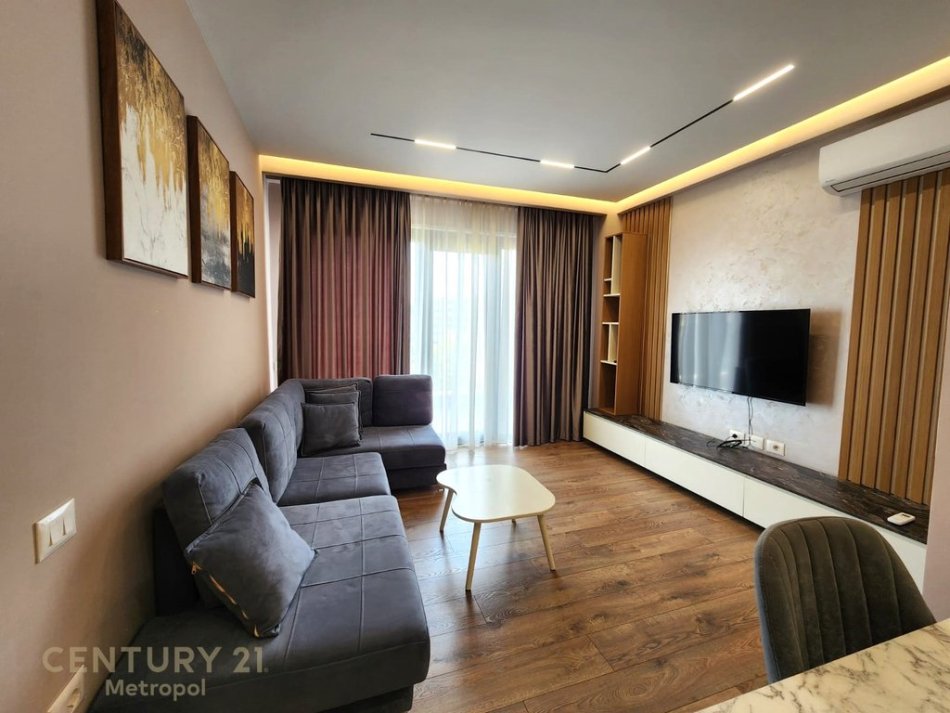 Tirane, jepet me qera apartament 2+1 Kati 6, 112 m² 950 € (Rruga Elbasanit)