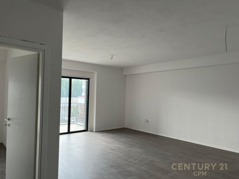 APARTAMENT 1+1 ME QERA PER ZYRA TEK KOMUNA E PARISIT TEK "REZIDENCA OLYMPIC 600 € (Komuna e Parisit)
