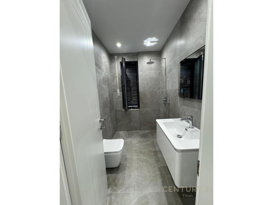 Tirane, shitet apartament 2+1+ post parkimi ,Kati 2, 108 m² 230.000 € (kodra e diellit)