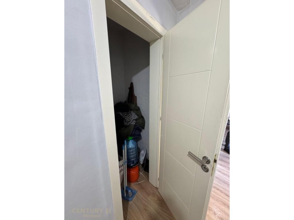 Tirane, shitet apartament 1+1+Ballkon Kati 3, 60 m² 92.000 € (Rruga Dritan Hoxha Laprak)