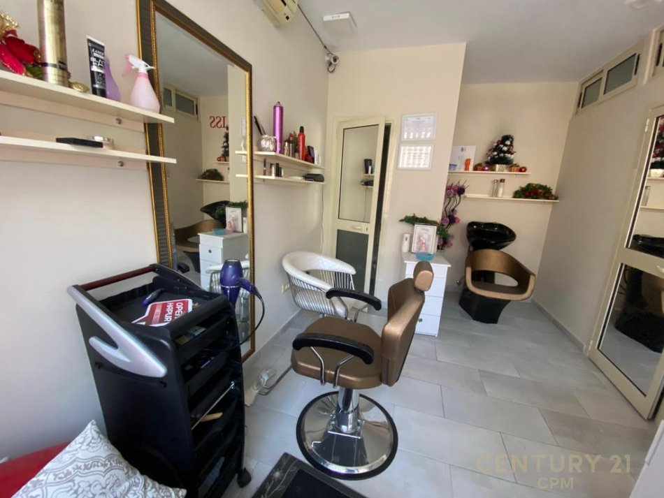 Tirane, jepet me qera dyqan Kati 0, 20 m² 300 € (myslym shyri)
