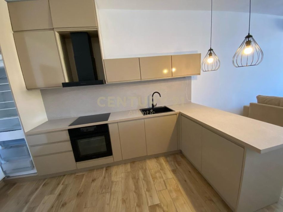 Durres, jepet me qera apartament 1+1 Kati 3, 70 m² 350 € (PLAZH ILIRIA)