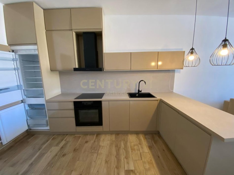 Durres, jepet me qera apartament 1+1 Kati 3, 70 m² 350 € 