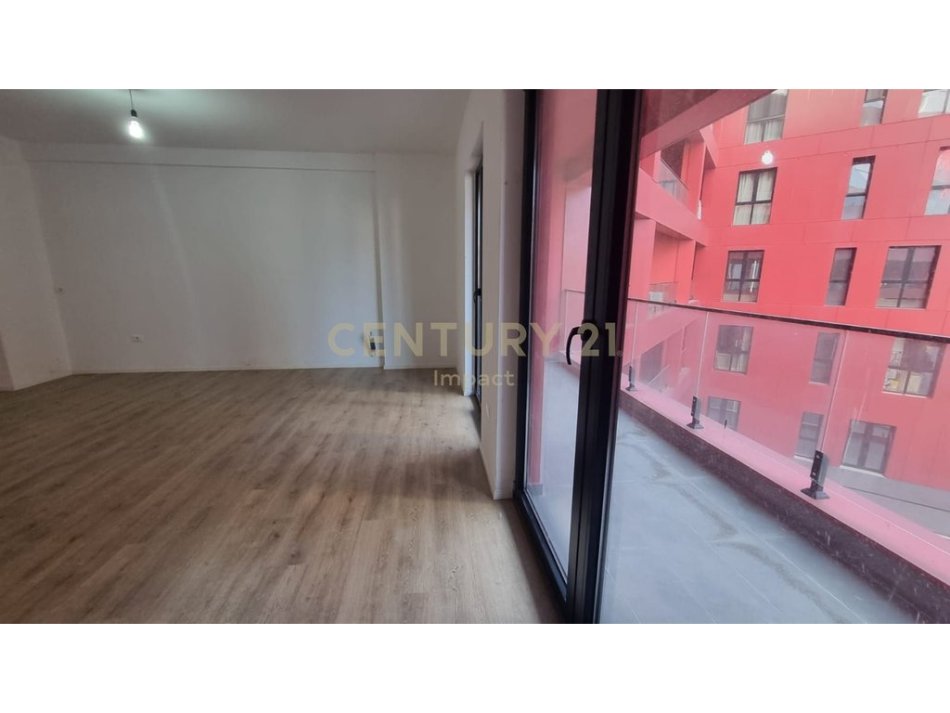 Tirane, jepet me qera zyre Kati 4, 117 m² (Kompleksi Arlis, rruga e Dibres)