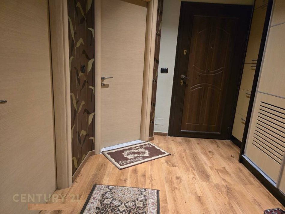 Tirane, shitet apartament 2+1 Kati 8, 106 m² 206.000 € (Ali Demi, Ish Tregu Elektrik)