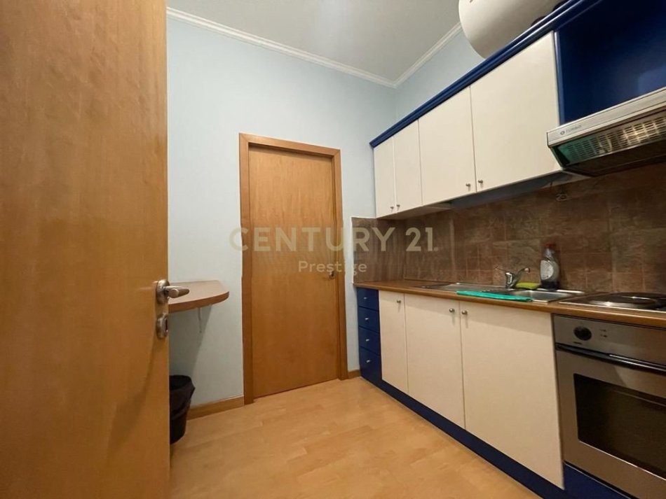 Tirane, shitet apartament duplex 2+1+Ballkon Kati 7, 190 m² 490.000 € (Rruga e Kavajes)