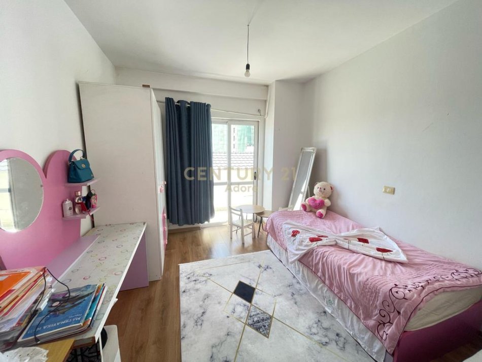 Tirane, shitet apartament 2+1+Ballkon Kati 4, 92 m² 138.000 € (Kodra e Priftit)