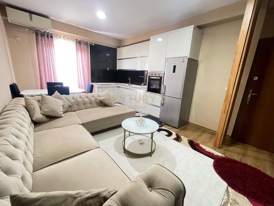 Tirane, shitet apartament 2+1+Ballkon Kati 4, 92 m² 138.000 € (Kodra e Priftit)