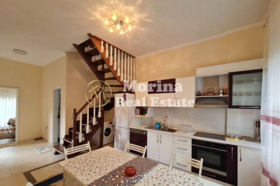 Tirane, jepet me qera apartament duplex 2+1 Kati 2, 126 m² 450 € (Mullet)
