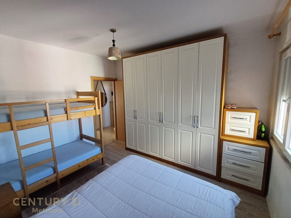 Tirane, jepet me qera apartament 1+1 Kati 3, 76 m² 350 € (Shkoze)