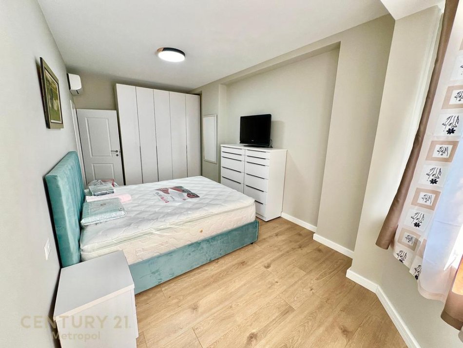 Tirane, jepet me qera apartament 2+1+Ballkon Kati 9, 100 m² 850 € (Shkolla e Baletit)