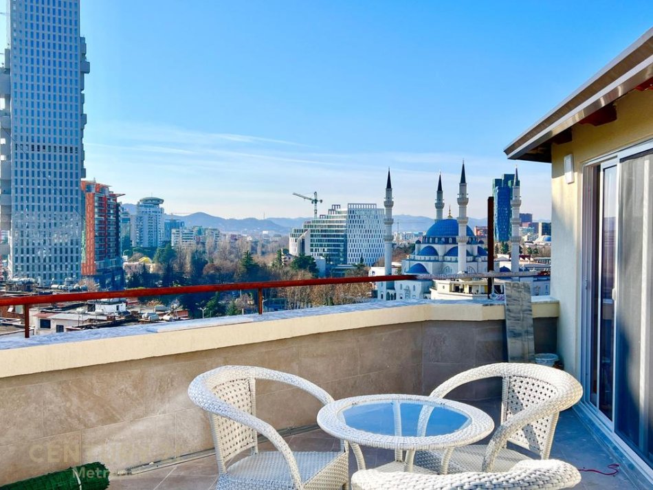 Tirane, jepet me qera apartament 2+1+Ballkon Kati 9, 100 m² 850 € (Shkolla e Baletit)