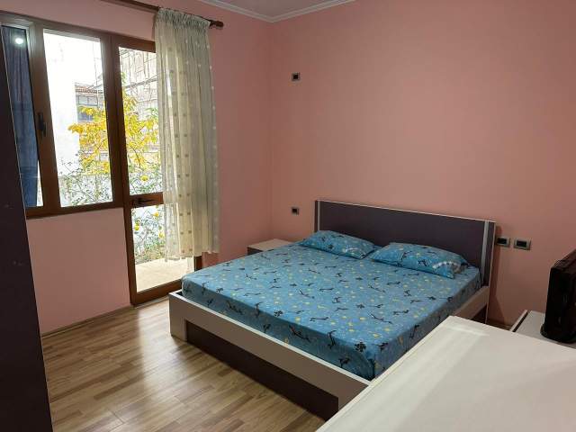 Tirane, jepet me qera shtepi 2+1+A+BLK Kati 1, 110 m² 40.000 Leke (prane Rosman Lala)
