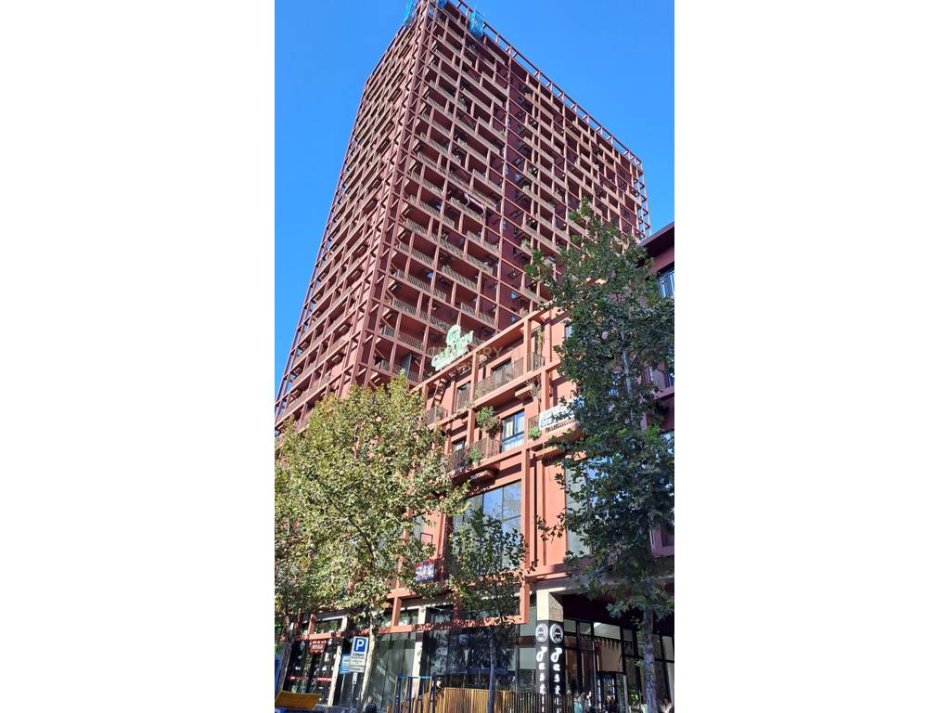 Tirane, jepet me qera apartament 3+1 Kati 21, 180 m² 1.800 € (rruga e Kavajes)