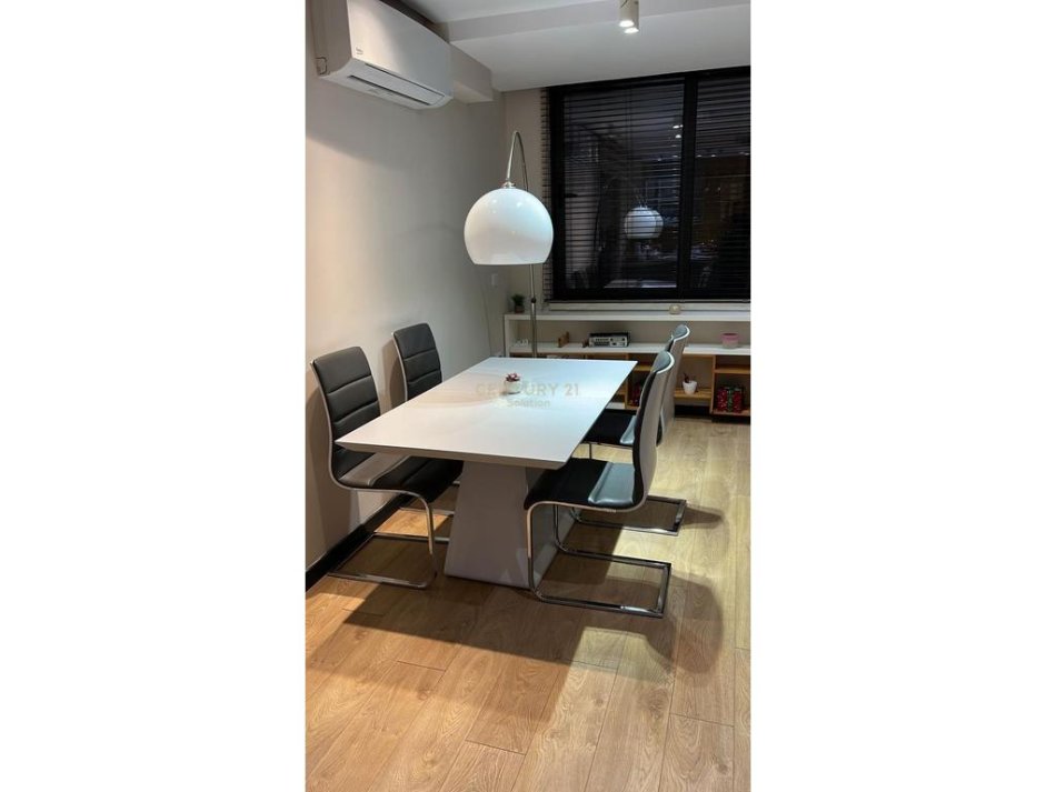 Tirane, jepet me qera apartament 1+1+Ballkon Kati 7, 65 m² 500 € (Astir)