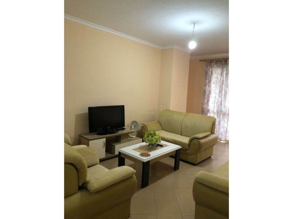 Tirane, jepet me qera apartament 2+1 Kati 4, 109 m² 400 € 