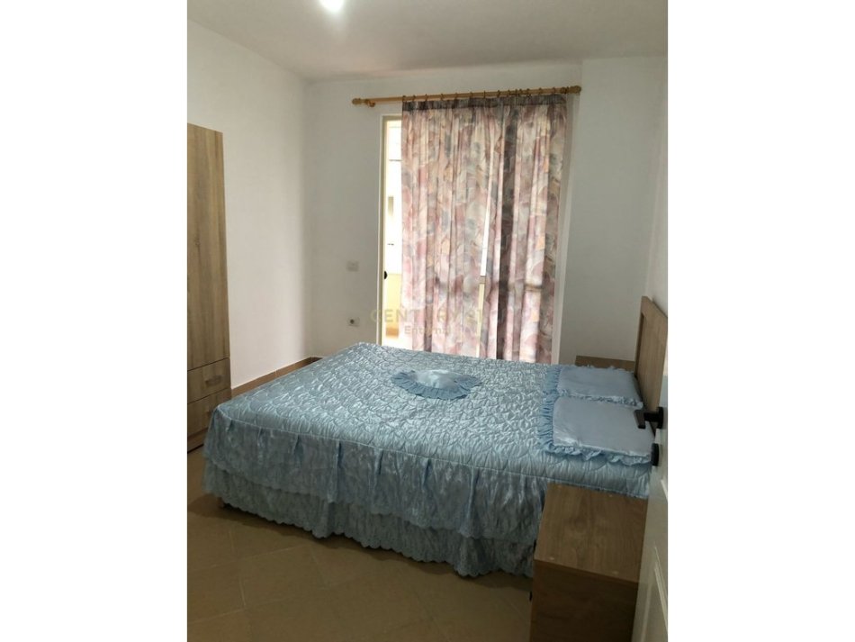 Tirane, jepet me qera apartament 2+1 Kati 4, 109 m² 400 € 