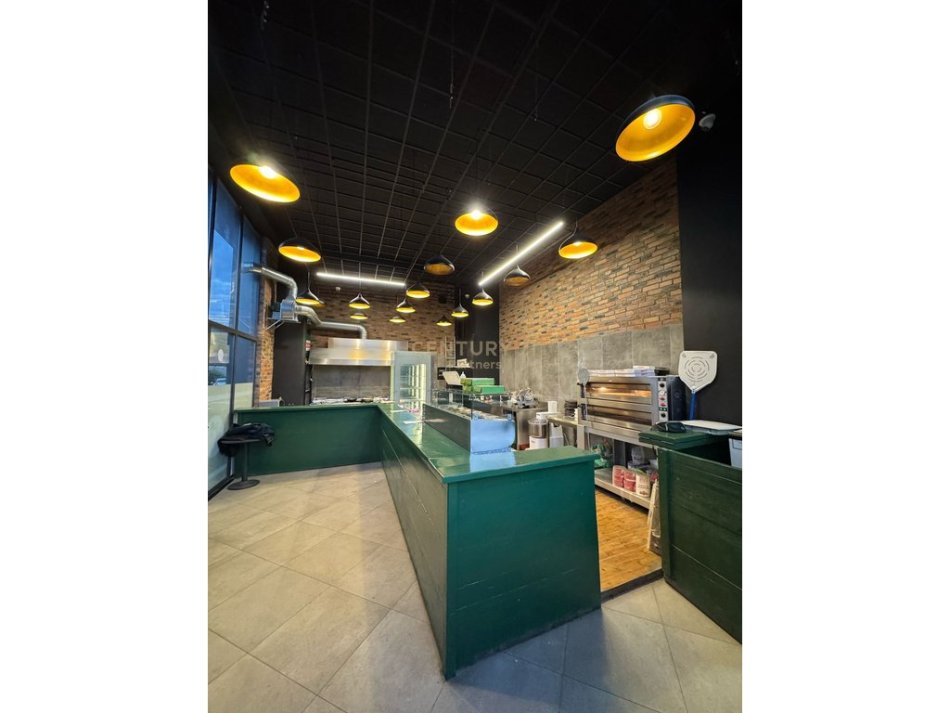 Tirane, jepet me qera ambjent biznesi Kati 0, 88 m² 900 € (Fusha Ali dem)