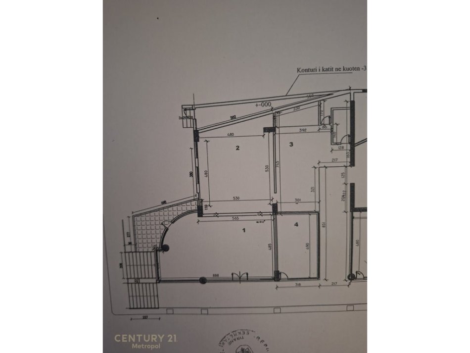 Tirane, jepet me qera zyre Kati 2, 44 m² 599 € (Ish Ekspozita)