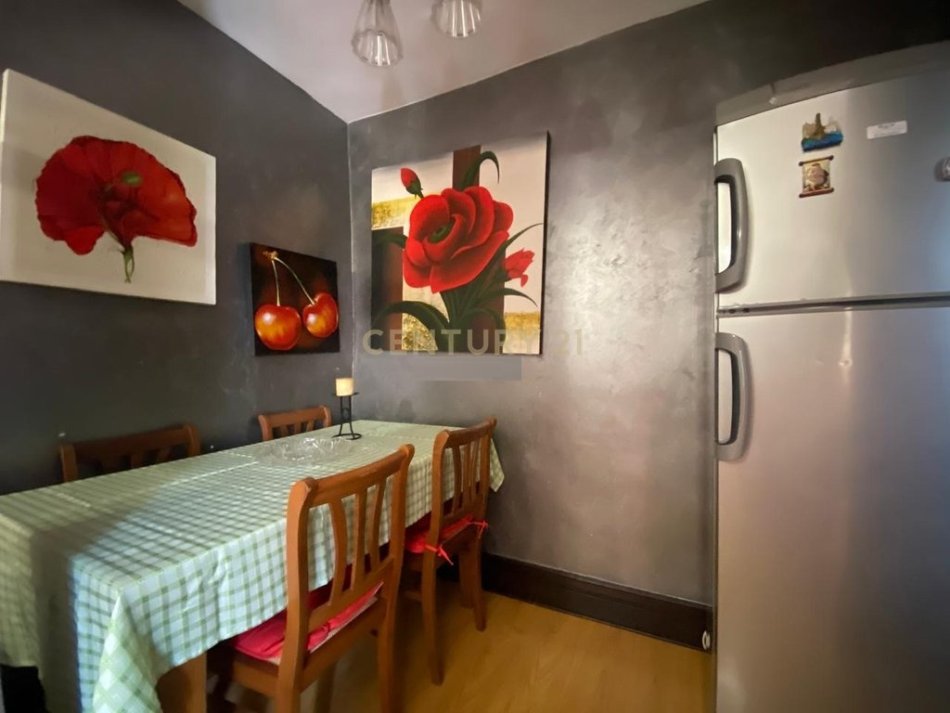 Tirane, jepet me qera apartament 2+1 Kati 4, 85 m² 400 € (Ali Demi)