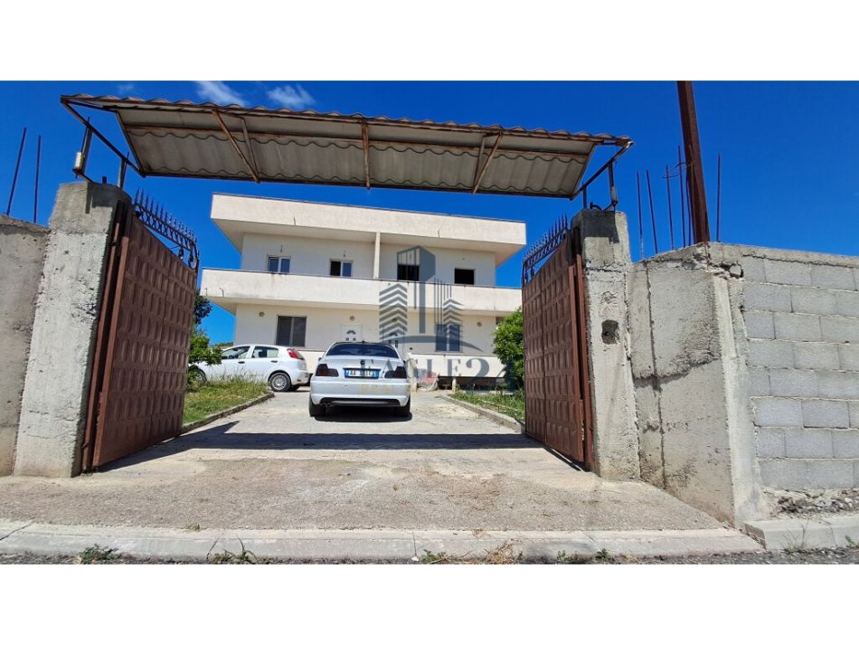 Tirane, shes shtepi 2 Katshe Kati 0, 360 m² 160,000 € (VORE)