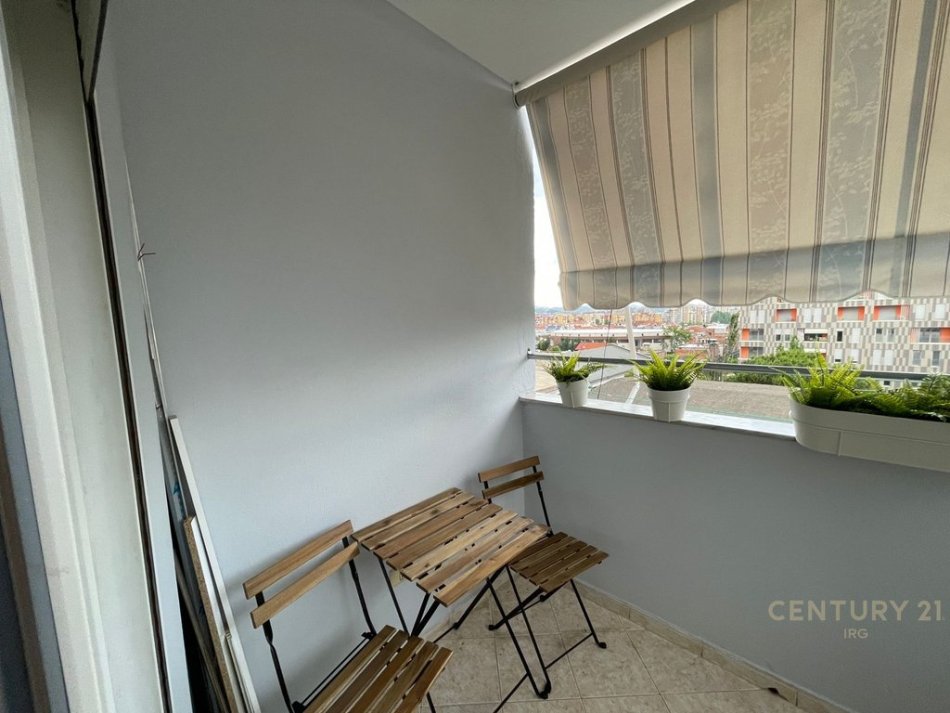 Tirane, jepet me qera apartament 2+1 Kati 4, 108 m² 800 € (Zogu i Zi)