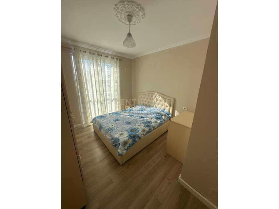 Durres, jepet me qera apartament 1+1 Kati 10, 65 m² 400 € (PLAZH-RROTA E KUQE)