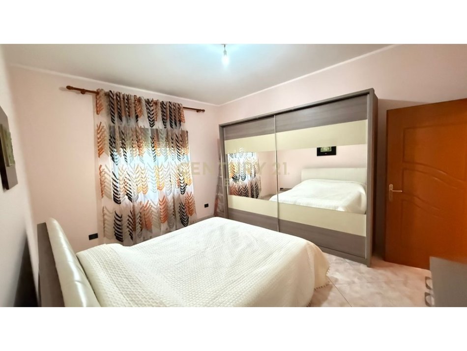 Durres, jepet me qera Vile 3+1 Kati 2, 161 m² 500 € (Pran fabrikes te Makaronave Durres)