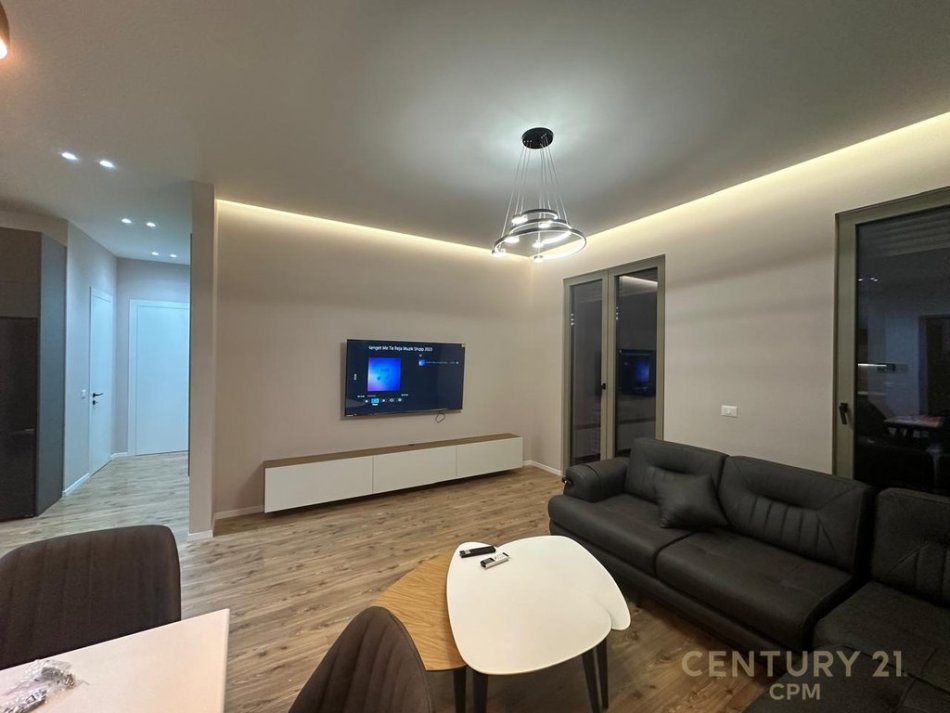Tirane, jepet me qera apartament 2+1+2 me post parkimi Kati 8, 118 m² 1.400 € (Kompleksi Delijorgji)